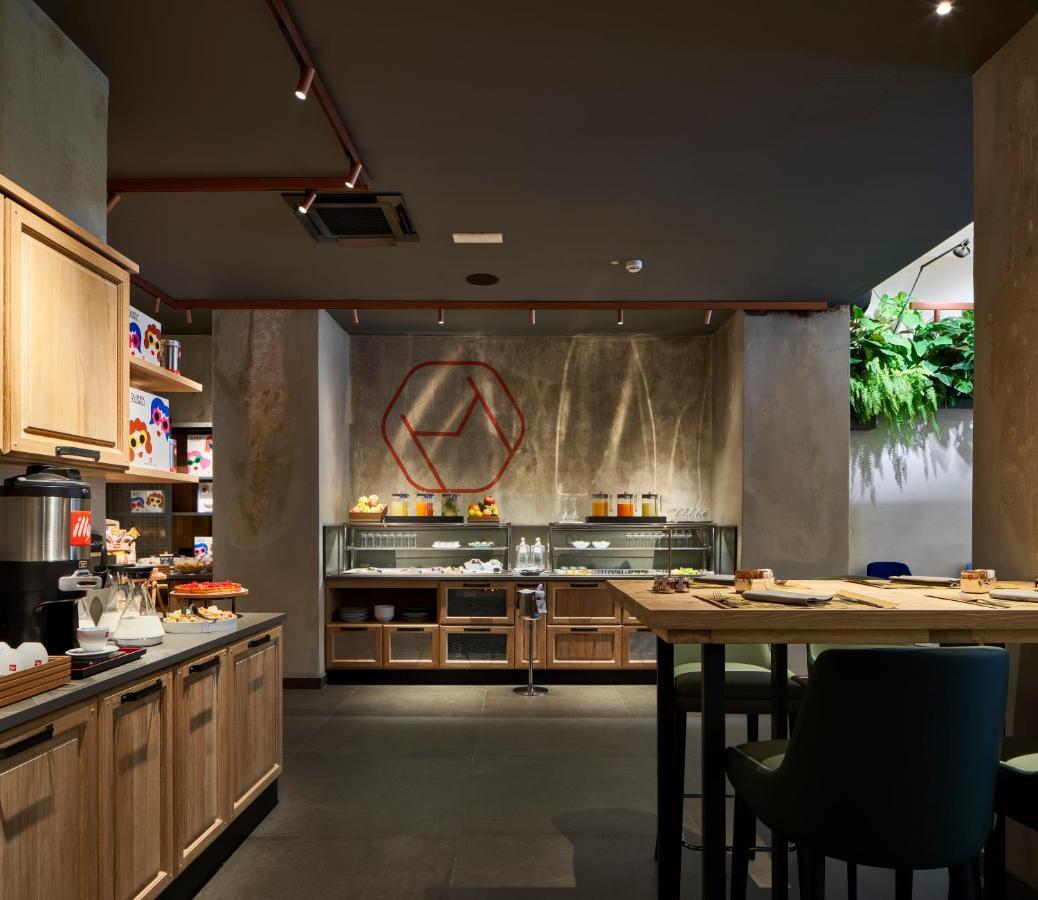 The Modernist 4*